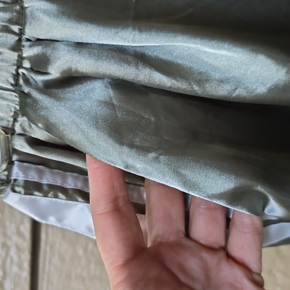 PrettyLittleThing Ahannon Sage Green Satin Side Stripe Boxer Jogger 0 NEW - Picture 11 of 14